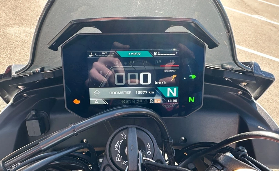 Angebot Aprilia Tuono V4 1100 Factory Bild 9: Angebot Aprilia Tuono V4 1100 Factory