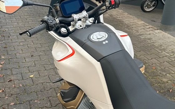 Neufahrzeug Moto Guzzi V100 Mandello - Bild 4
