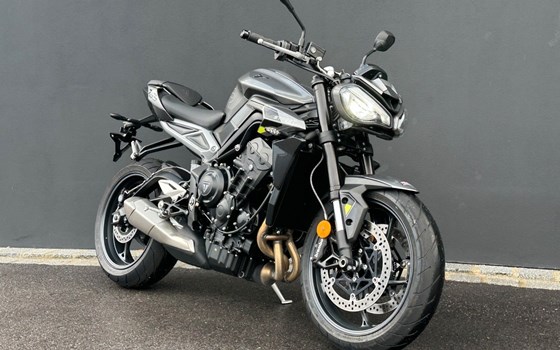 Gebrauchtmotorrad Triumph Street Triple 765 R - Bild 3