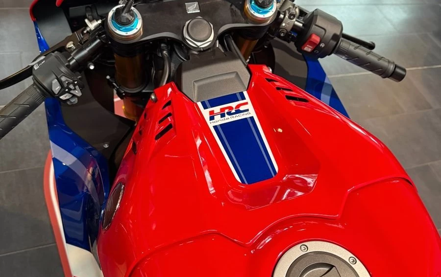 Angebot Honda CBR1000RR-R Fireblade SP Bild 10: Angebot Honda CBR1000RR-R Fireblade SP