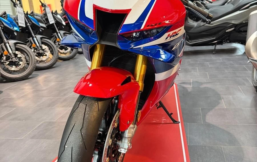 Angebot Honda CBR1000RR-R Fireblade SP Bild 11: Angebot Honda CBR1000RR-R Fireblade SP