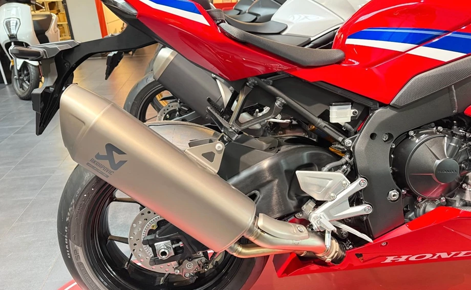 Angebot Honda CBR1000RR-R Fireblade SP Bild 2: Angebot Honda CBR1000RR-R Fireblade SP