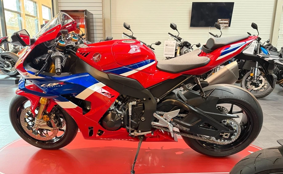 Angebot Honda CBR1000RR-R Fireblade SP Bild 6: Angebot Honda CBR1000RR-R Fireblade SP