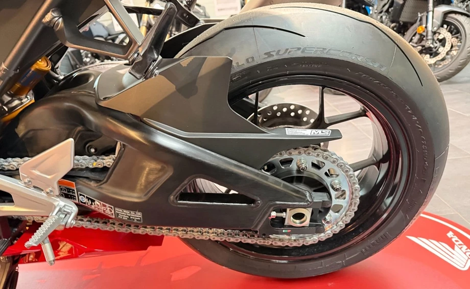 Angebot Honda CBR1000RR-R Fireblade SP Bild 9: Angebot Honda CBR1000RR-R Fireblade SP