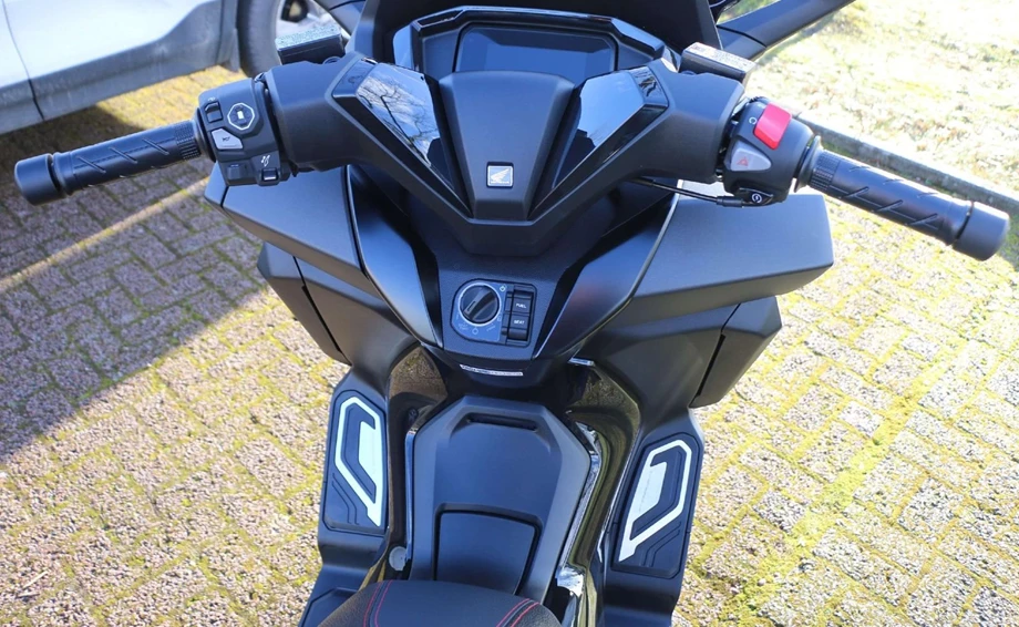 Angebot Honda Forza 350 Bild 9: Angebot Honda Forza 350