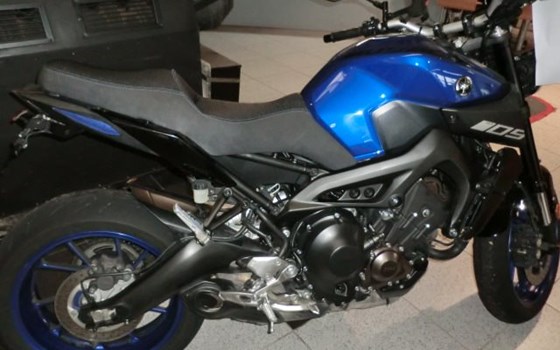 Gebrauchtmotorrad Yamaha MT-09 - Bild 1