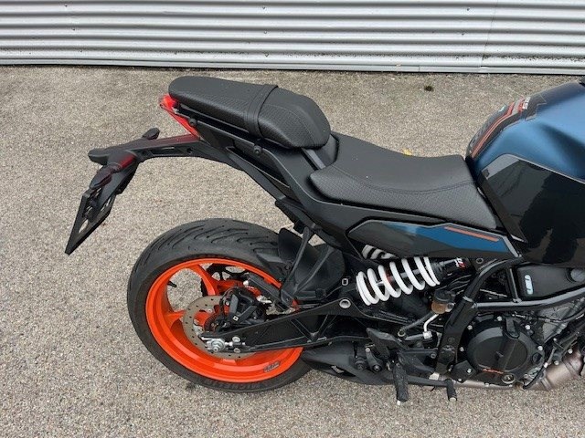 KTM 125 Duke (blau) - Bild 4