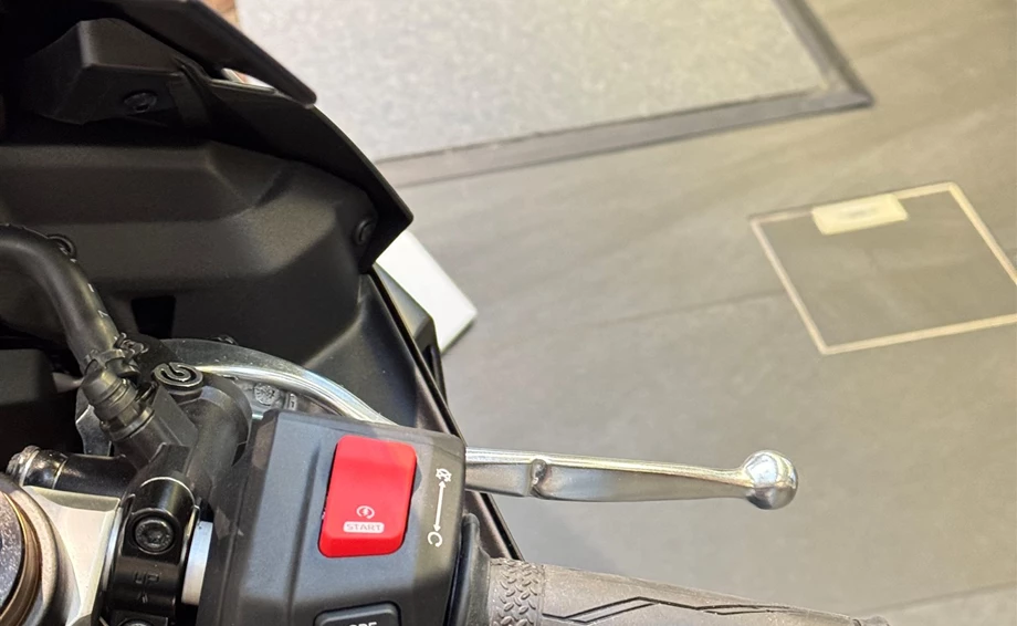 Angebot Yamaha R9 Bild 7: Angebot Yamaha R9