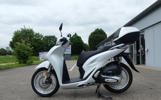 Gebrauchtmotorrad Honda SH150i - Bild 6