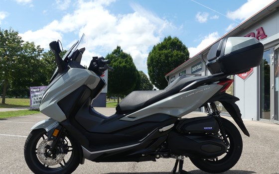 Gebrauchtmotorrad Honda Forza 350 - Bild 6