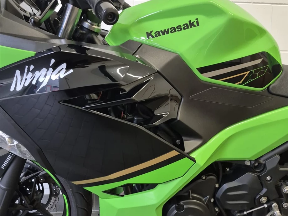 Angebot Kawasaki Ninja 400 Bild 15: Angebot Kawasaki Ninja 400