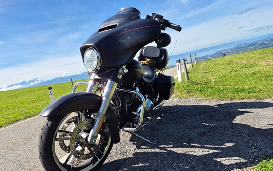 Gebrauchtmotorrad Harley-Davidson Street Glide FLHX - Bild 2 Gebrauchtmotorrad Harley-Davidson Street Glide FLHX - Bild 2