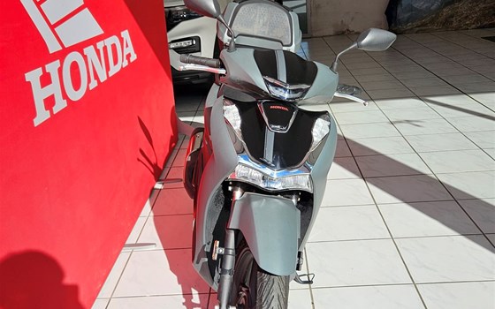 Gebrauchtmotorrad Honda SH125i - Bild 2 Gebrauchtmotorrad Honda SH125i - Bild 2
