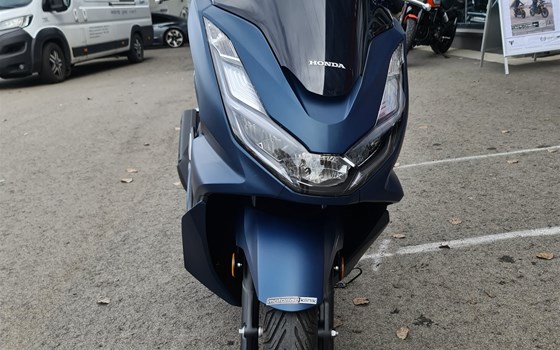 Gebrauchtmotorrad Honda PCX125 - Bild 3 Gebrauchtmotorrad Honda PCX125 - Bild 3