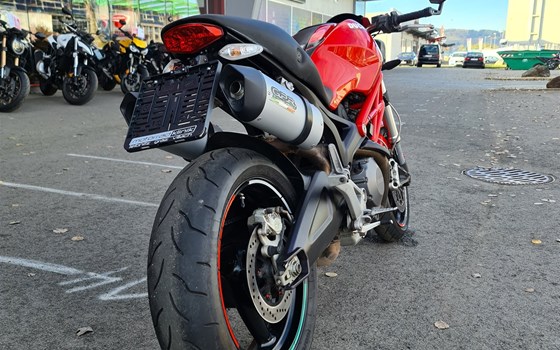 Gebrauchtmotorrad Ducati Monster 696 - Bild 3 Gebrauchtmotorrad Ducati Monster 696 - Bild 3