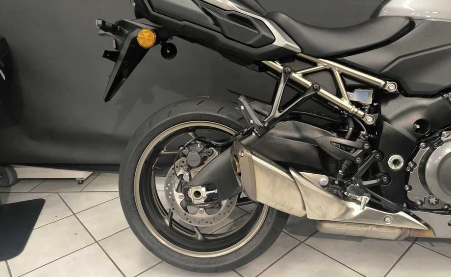 Angebot Suzuki GSX-S1000GT Bild 9: Angebot Suzuki GSX-S1000GT