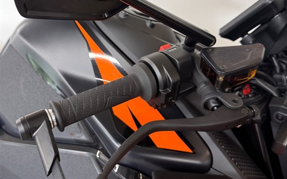 Neufahrzeug KTM 990 Duke - Bild 4 Neufahrzeug KTM 990 Duke - Bild 4