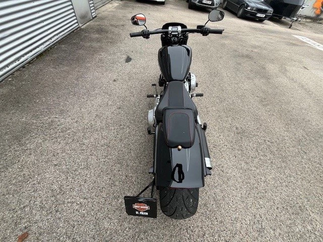 Harley-Davidson Softail Breakout FXBR (Vivid Black) - Bild 10