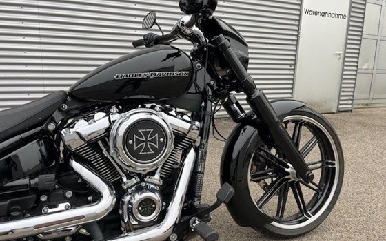 Gebrauchtmotorrad Harley-Davidson Softail Breakout FXBR - Bild 3 Gebrauchtmotorrad Harley-Davidson Softail Breakout FXBR - Bild 3
