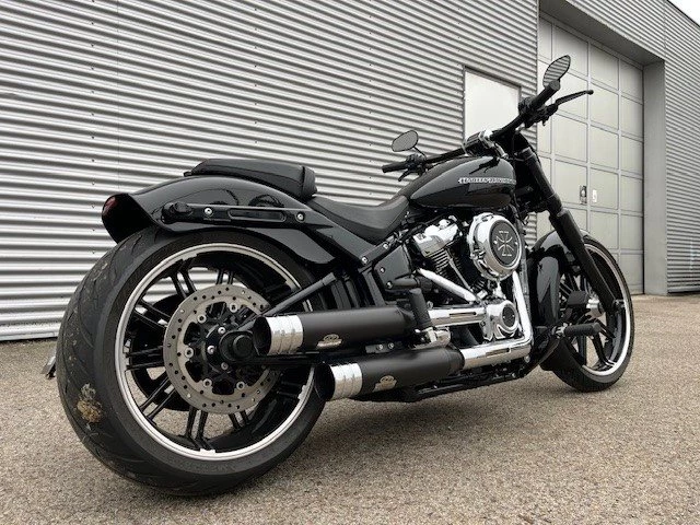 Harley-Davidson Softail Breakout FXBR (Vivid Black) - Bild 9