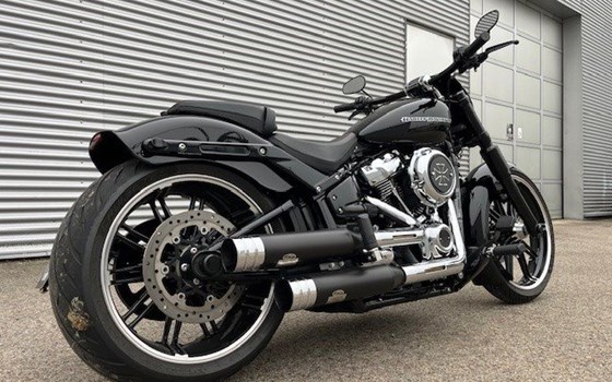 Gebrauchtmotorrad Harley-Davidson Softail Breakout FXBR - Bild 9 Gebrauchtmotorrad Harley-Davidson Softail Breakout FXBR - Bild 9