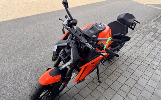 Neufahrzeug KTM 1390 Super Duke R - Bild 5 Neufahrzeug KTM 1390 Super Duke R - Bild 5