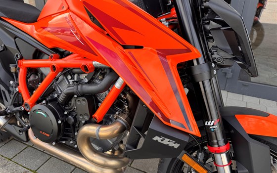 Neufahrzeug KTM 1390 Super Duke R - Bild 7 Neufahrzeug KTM 1390 Super Duke R - Bild 7