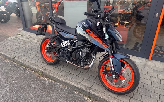 Gebrauchtmotorrad KTM 125 Duke - Bild 1 Gebrauchtmotorrad KTM 125 Duke - Bild 1