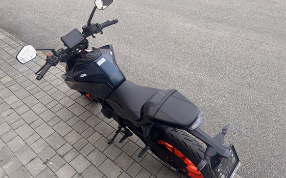 Gebrauchtmotorrad KTM 125 Duke - Bild 4 Gebrauchtmotorrad KTM 125 Duke - Bild 4