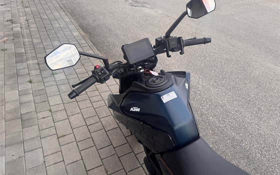 Gebrauchtmotorrad KTM 125 Duke - Bild 6 Gebrauchtmotorrad KTM 125 Duke - Bild 6