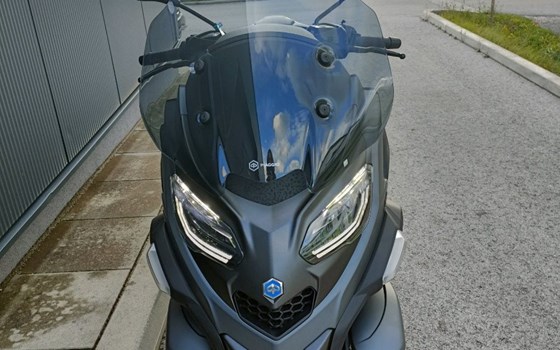 Gebrauchtmotorrad Piaggio MP3 530 HPE Exclusive - Bild 3 Gebrauchtmotorrad Piaggio MP3 530 HPE Exclusive - Bild 3