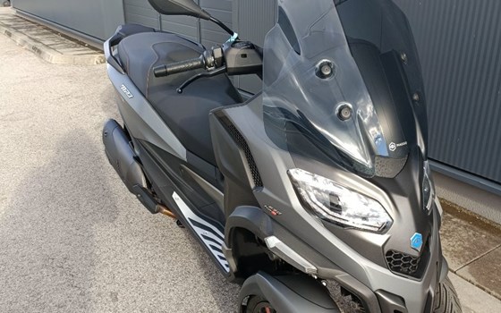 Gebrauchtmotorrad Piaggio MP3 530 HPE Exclusive - Bild 5 Gebrauchtmotorrad Piaggio MP3 530 HPE Exclusive - Bild 5