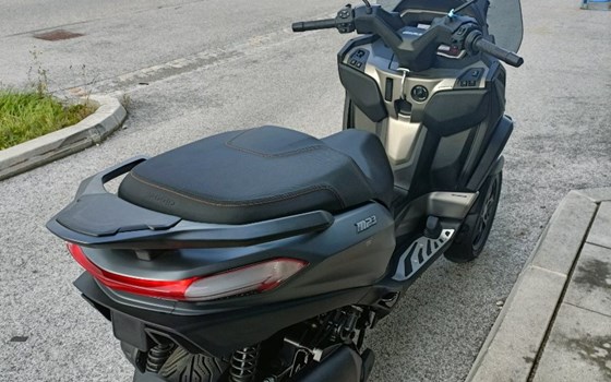 Gebrauchtmotorrad Piaggio MP3 530 HPE Exclusive - Bild 10 Gebrauchtmotorrad Piaggio MP3 530 HPE Exclusive - Bild 10