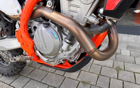 Gebrauchtmotorrad KTM 350 EXC-F SIX DAYS - Bild 8 Gebrauchtmotorrad KTM 350 EXC-F SIX DAYS - Bild 8