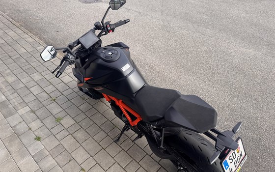 Gebrauchtmotorrad KTM 1390 Super Duke R EVO - Bild 4 Gebrauchtmotorrad KTM 1390 Super Duke R EVO - Bild 4