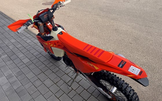 Neufahrzeug KTM 350 EXC-F SIX DAYS - Bild 4 Neufahrzeug KTM 350 EXC-F SIX DAYS - Bild 4