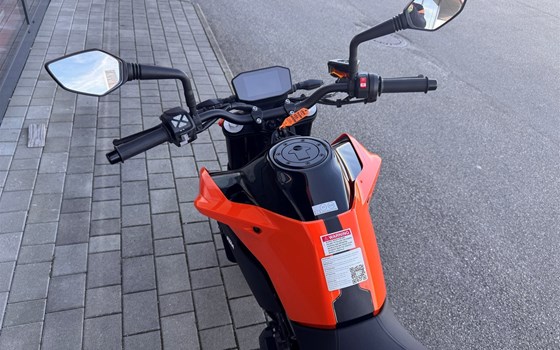Gebrauchtmotorrad KTM 790 Duke L - Bild 6 Gebrauchtmotorrad KTM 790 Duke L - Bild 6