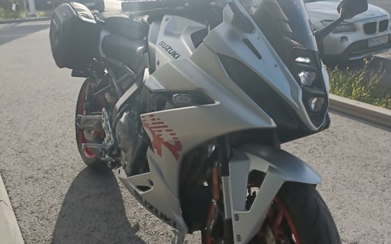 Gebrauchtmotorrad Suzuki GSX-8R - Bild 6 Gebrauchtmotorrad Suzuki GSX-8R - Bild 6