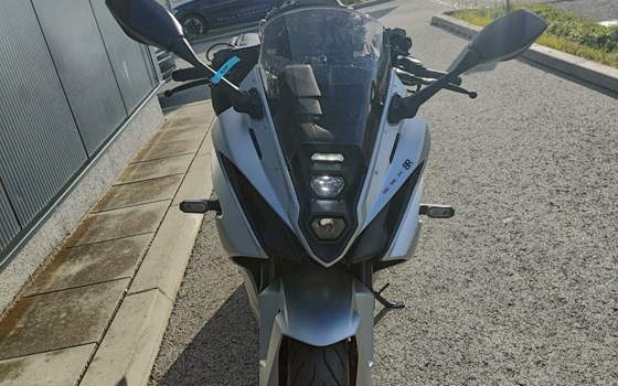 Gebrauchtmotorrad Suzuki GSX-8R - Bild 4 Gebrauchtmotorrad Suzuki GSX-8R - Bild 4
