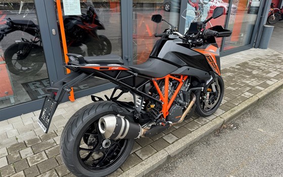 Gebrauchtmotorrad KTM 1290 Super Duke GT - Bild 3 Gebrauchtmotorrad KTM 1290 Super Duke GT - Bild 3