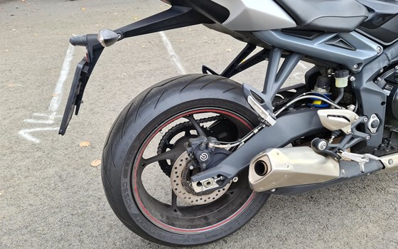 Gebrauchtmotorrad Triumph Street Triple - Bild 4 Gebrauchtmotorrad Triumph Street Triple - Bild 4