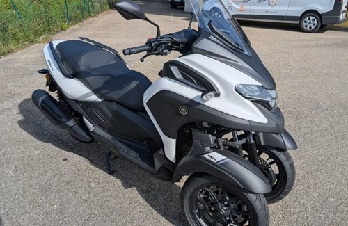 Gebrauchtmotorrad Yamaha Tricity 300