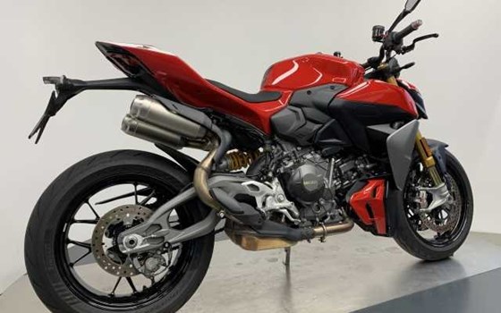 Gebrauchtmotorrad Ducati Streetfighter V2 S - Bild 4