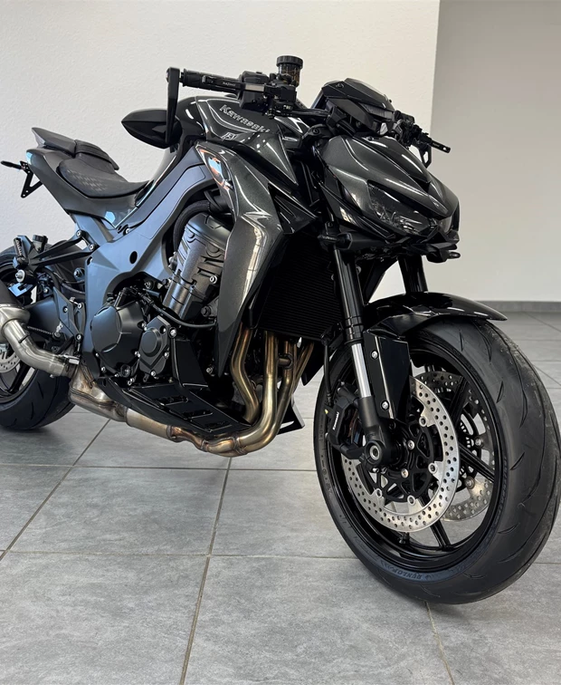 Kawasaki Z1100<br />FULL BLACK | NEU | MY26
