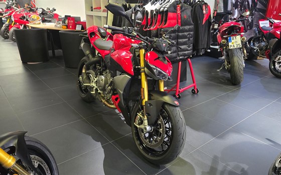 Gebrauchtmotorrad Ducati Streetfighter V2 S - Bild 1