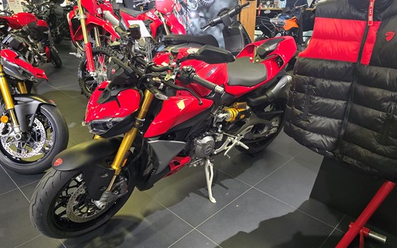 Gebrauchtmotorrad Ducati Streetfighter V2 S - Bild 4