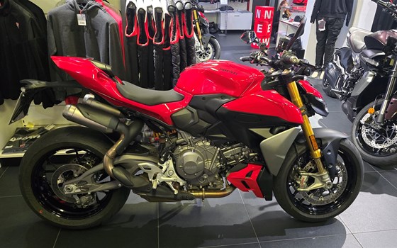 Gebrauchtmotorrad Ducati Streetfighter V2 S - Bild 3
