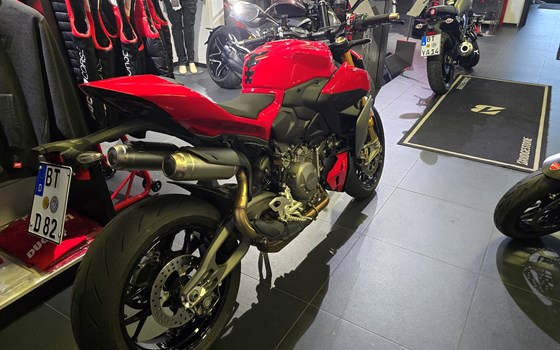 Gebrauchtmotorrad Ducati Streetfighter V2 S - Bild 2