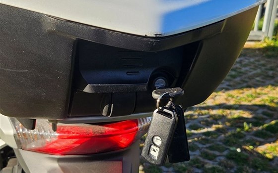 Gebrauchtmotorrad Honda SH300i - Bild 15