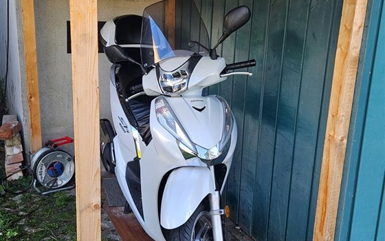 Gebrauchtmotorrad Honda SH300i - Bild 17 Gebrauchtmotorrad Honda SH300i - Bild 17
